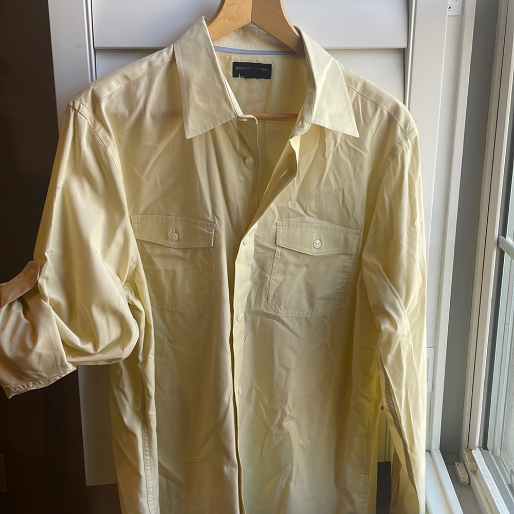Banana Republic Cream Casual Button Down Shirt